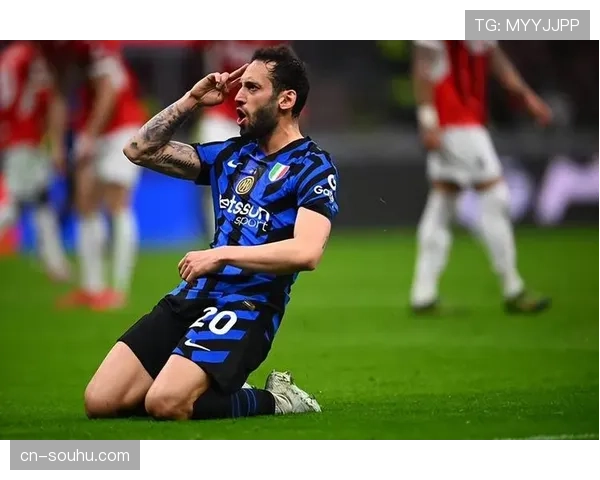 意大利副总理呼吁足协选举新面孔，圣西罗嘘声针对米兰全队